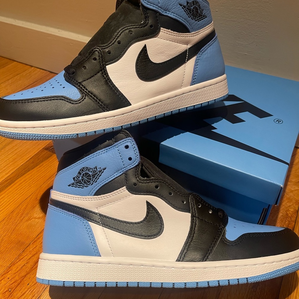 Air Jordan 1 Retro High, UNC Toe
Size 7.5 US Men / 9 US Women